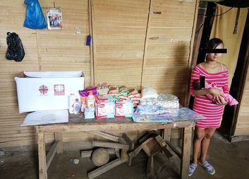 První dvě podpory pro maminku Angie předány