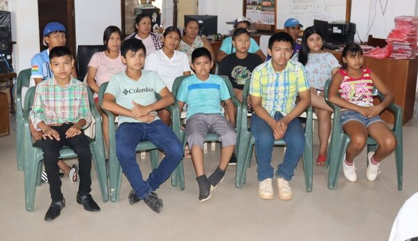 skupina dětí z Trinidadu skupina dětí z Trinidadu